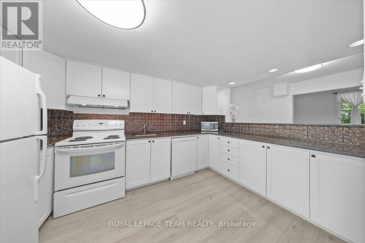 135 Upper Lorne Place, Ottawa, ON