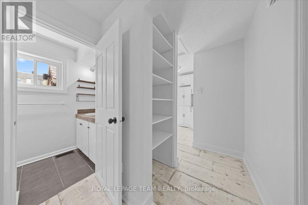 135 Upper Lorne Place, Ottawa, ON