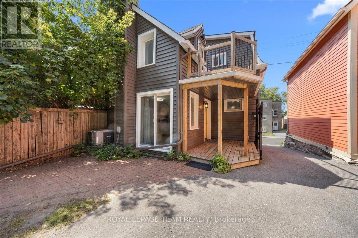 135 Upper Lorne Place, Ottawa, ON