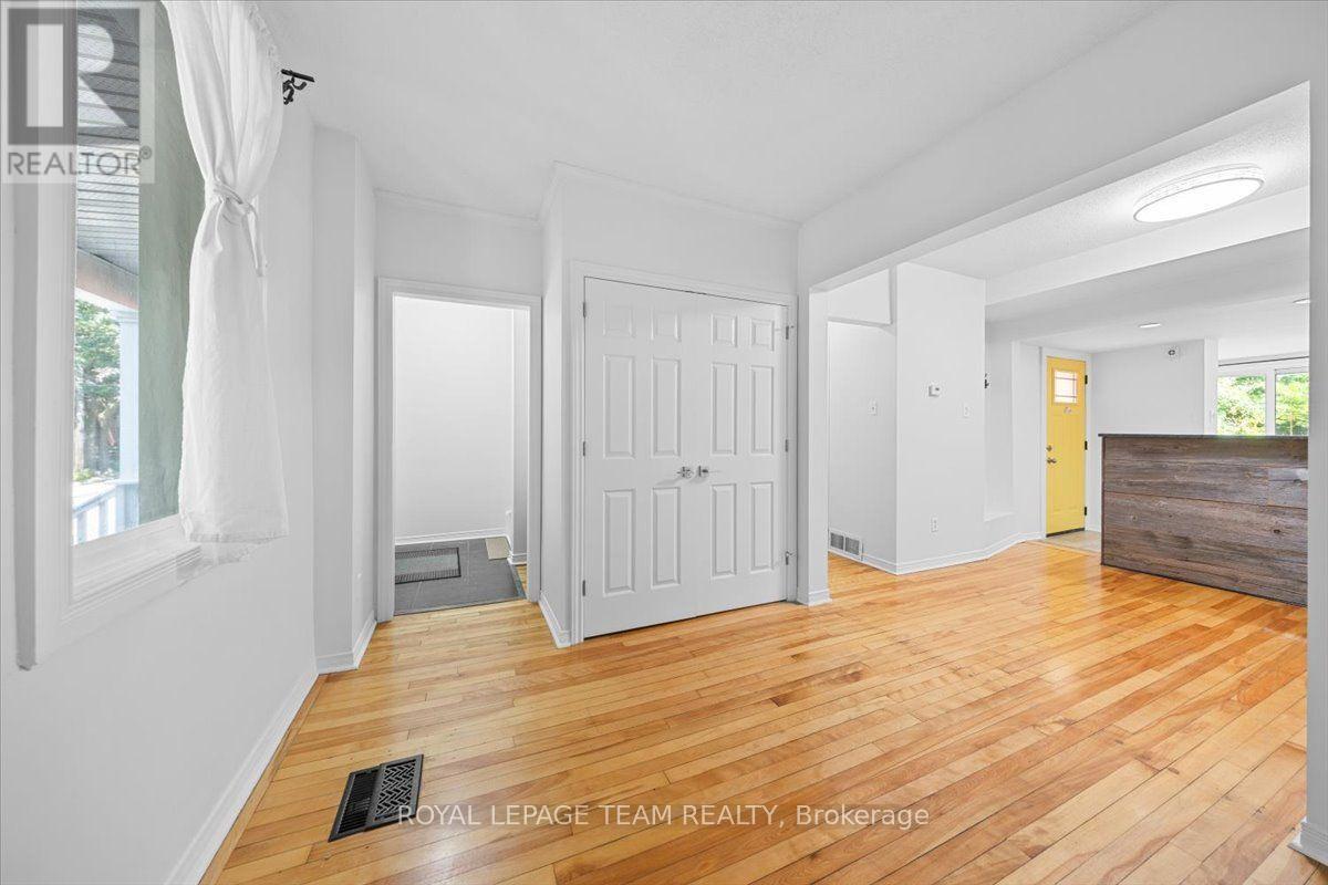 135 Upper Lorne Place, Ottawa, ON