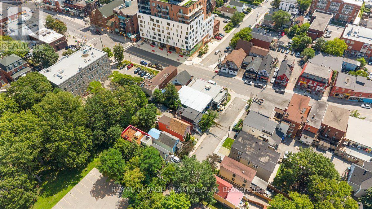 135 Upper Lorne Place, Ottawa, ON