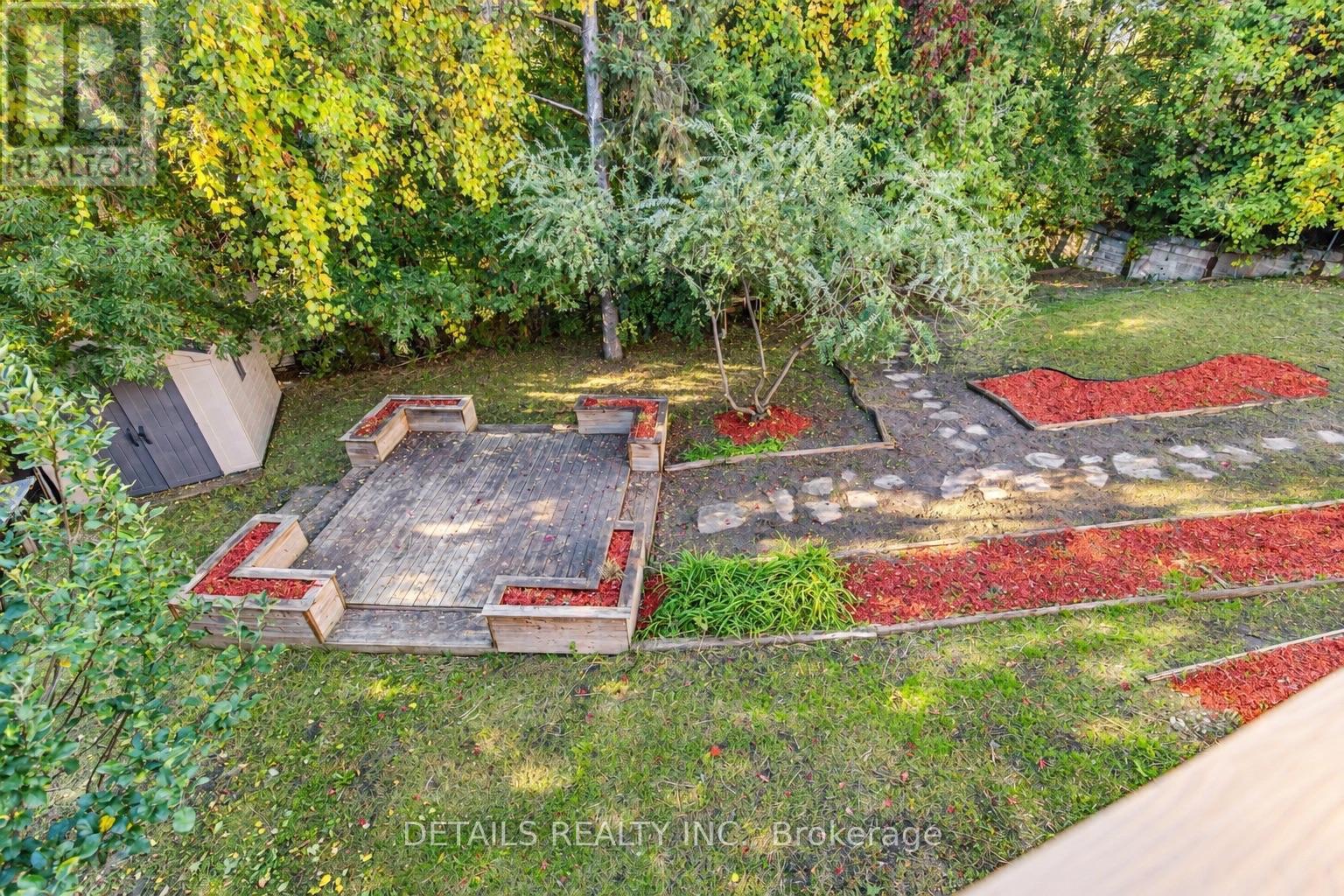 Overlook the beautiful backyar from balcony - 3021 Richmond Road, Ottawa, ON