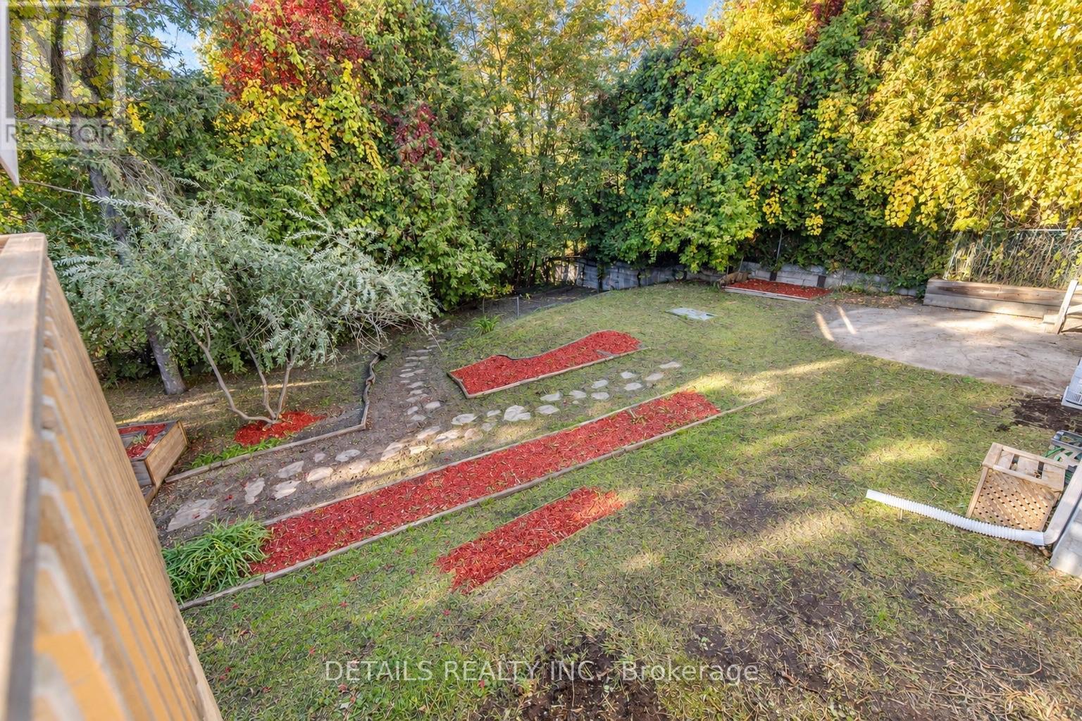 Overlook the beautiful backyar from balcony - 3021 Richmond Road, Ottawa, ON
