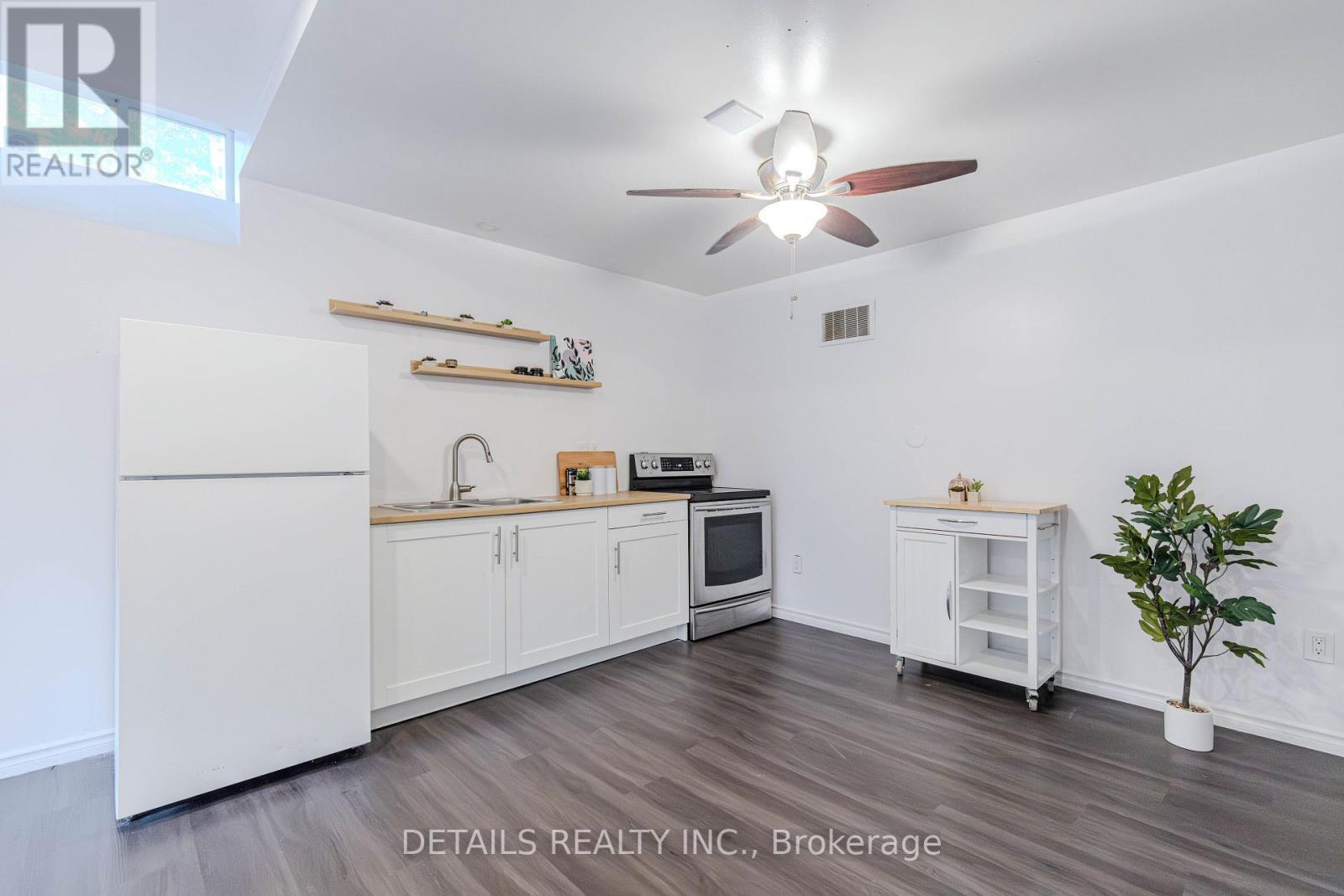 Kitchen - 3021 Richmond Road, Ottawa, ON