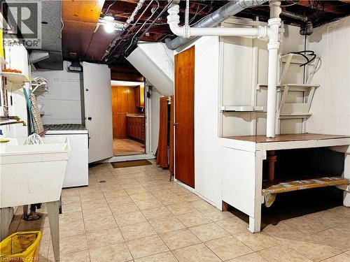 184 East 35Th Street, Hamilton, ON 