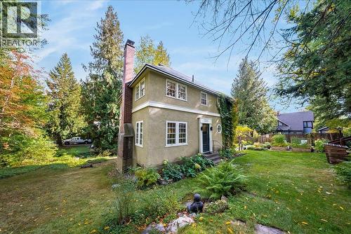 1760 Park Street  Rossland, BC V0G 1Y0