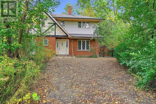 402 ROCK CHAPEL ROAD  Hamilton, ON L9H 5E2