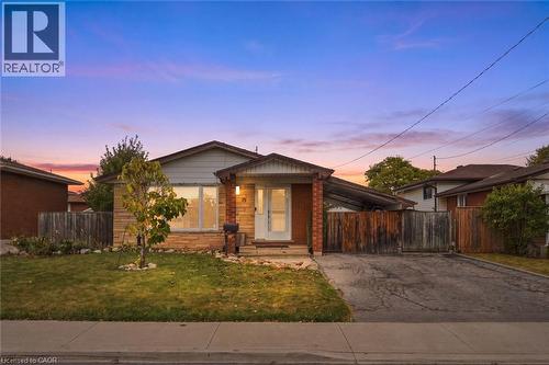 19 ELLINGWOOD Avenue  Hamilton, ON L8E 1C1