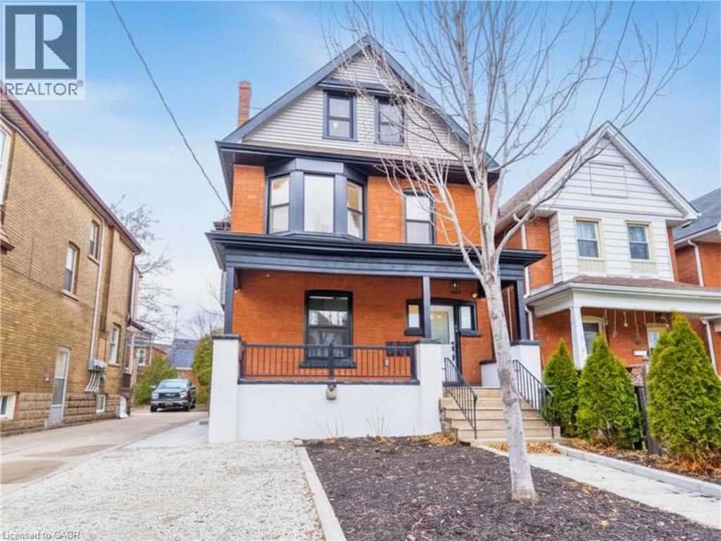 204 Balsam Avenue S, Hamilton, ON