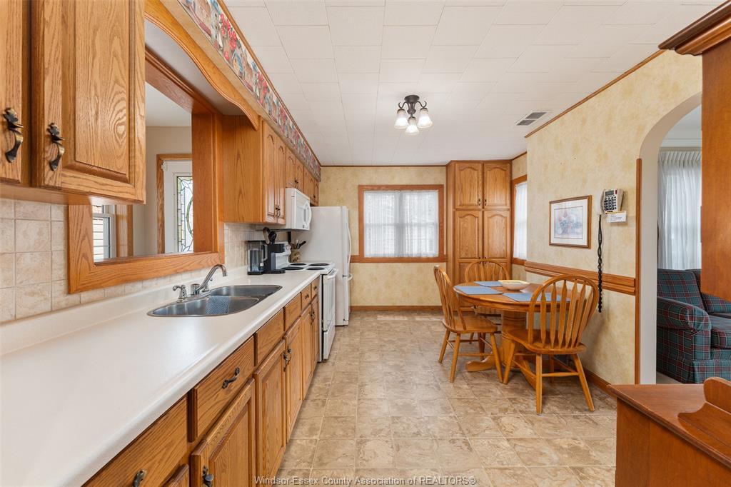 171 Maple, Lasalle, ON
