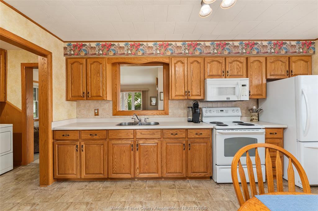 171 Maple, Lasalle, ON