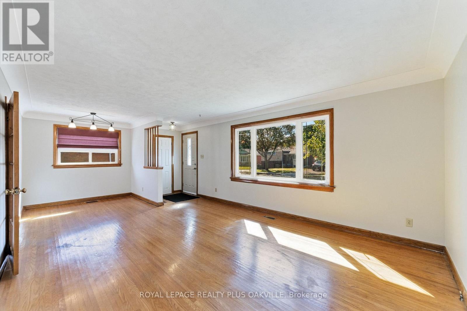 19 Endfield Avenue, Hamilton, ON
