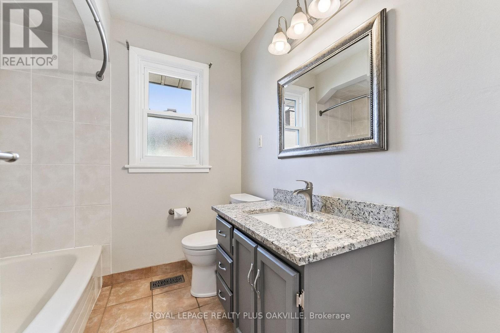 19 Endfield Avenue, Hamilton, ON