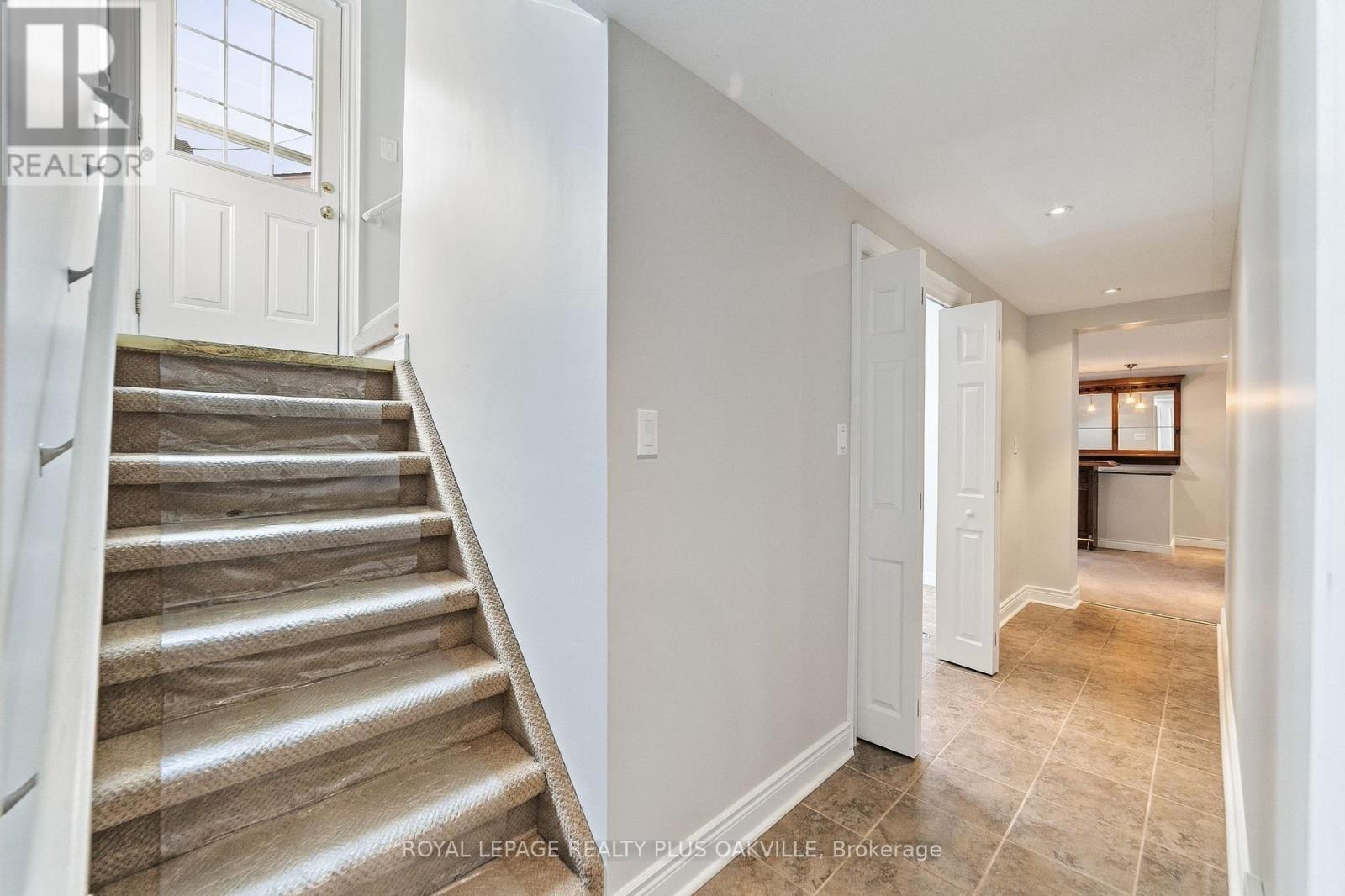 19 Endfield Avenue, Hamilton, ON