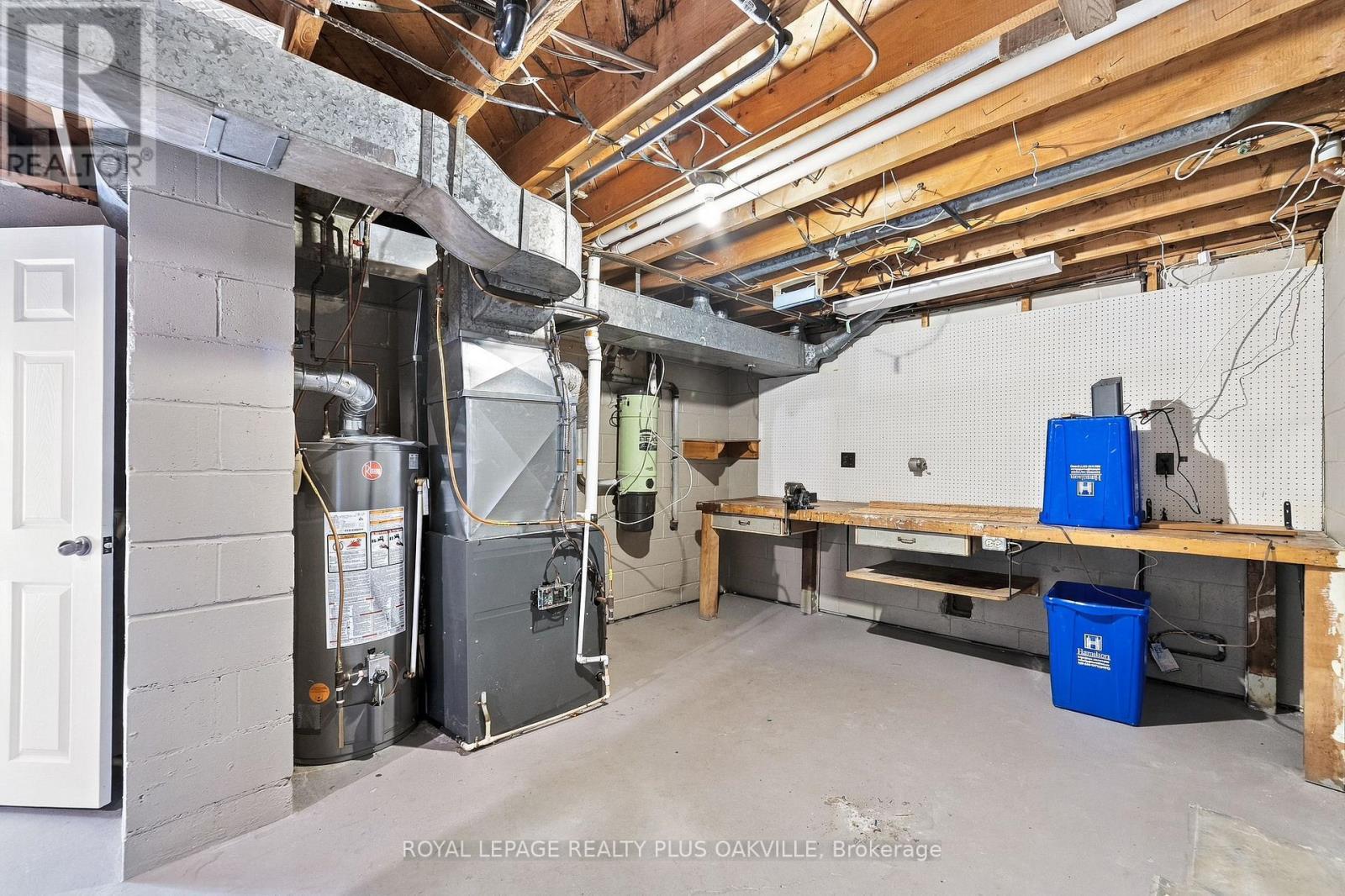 19 Endfield Avenue, Hamilton, ON