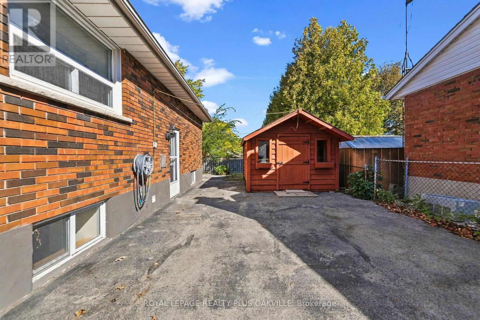 19 Endfield Avenue, Hamilton, ON