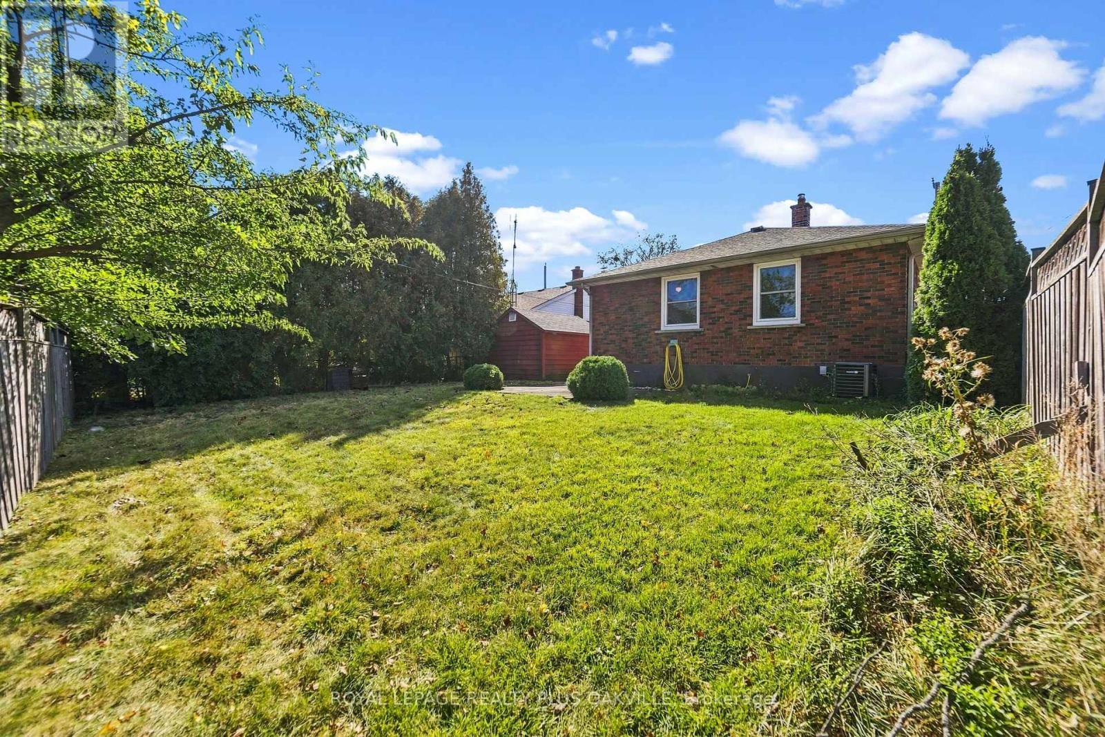 19 Endfield Avenue, Hamilton, ON