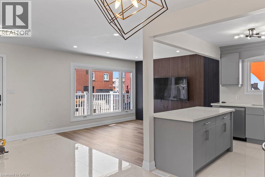 73 Adair Avenue S, Hamilton, ON