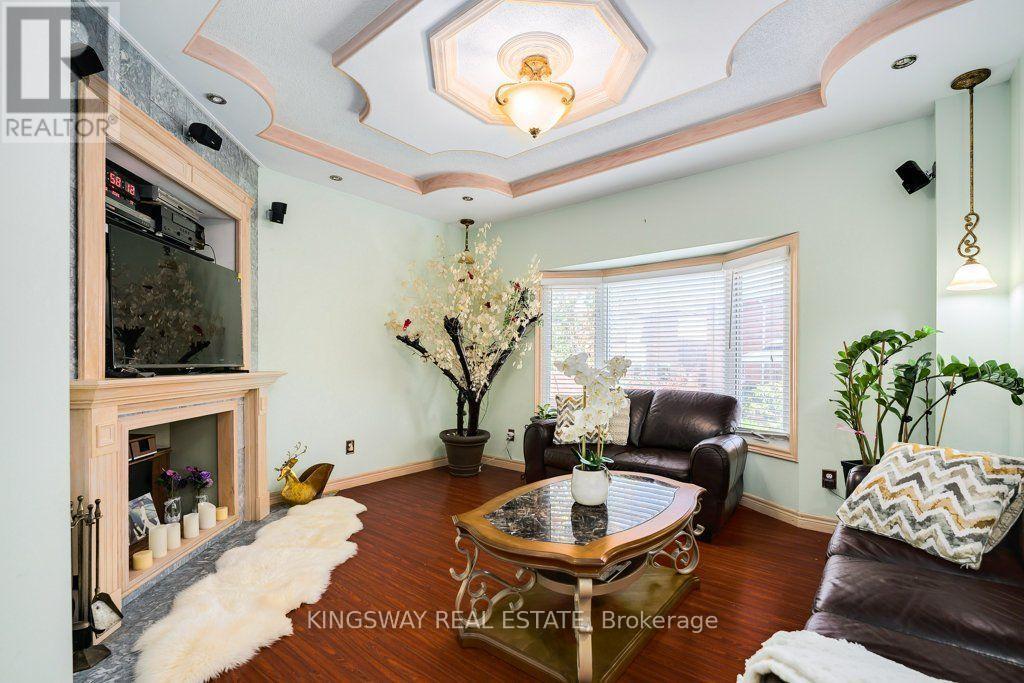 501 Ashprior Avenue, Mississauga, ON