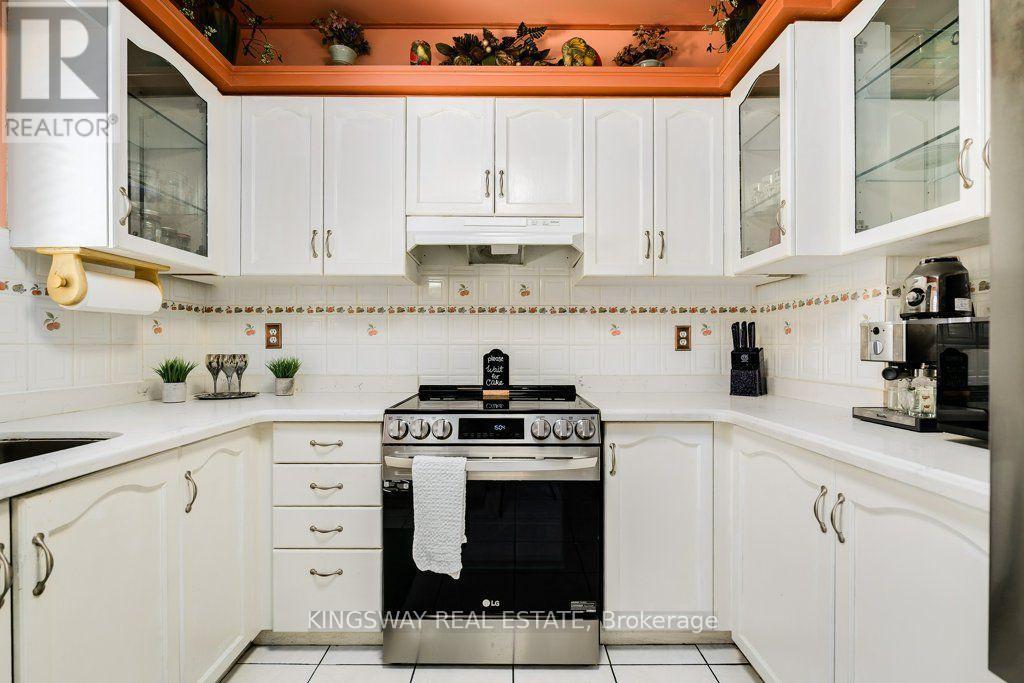 501 Ashprior Avenue, Mississauga, ON