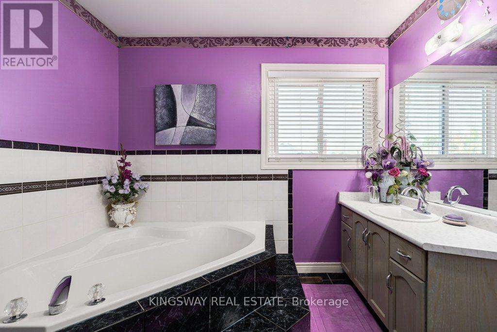 501 Ashprior Avenue, Mississauga, ON