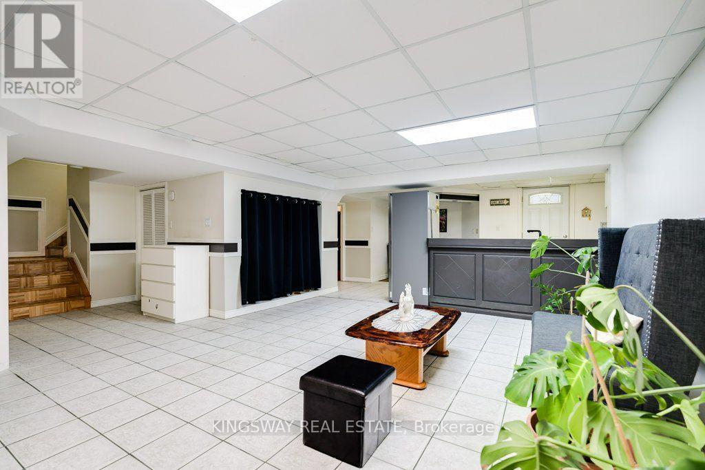 501 Ashprior Avenue, Mississauga, ON