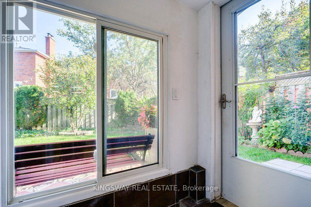501 Ashprior Avenue, Mississauga, ON