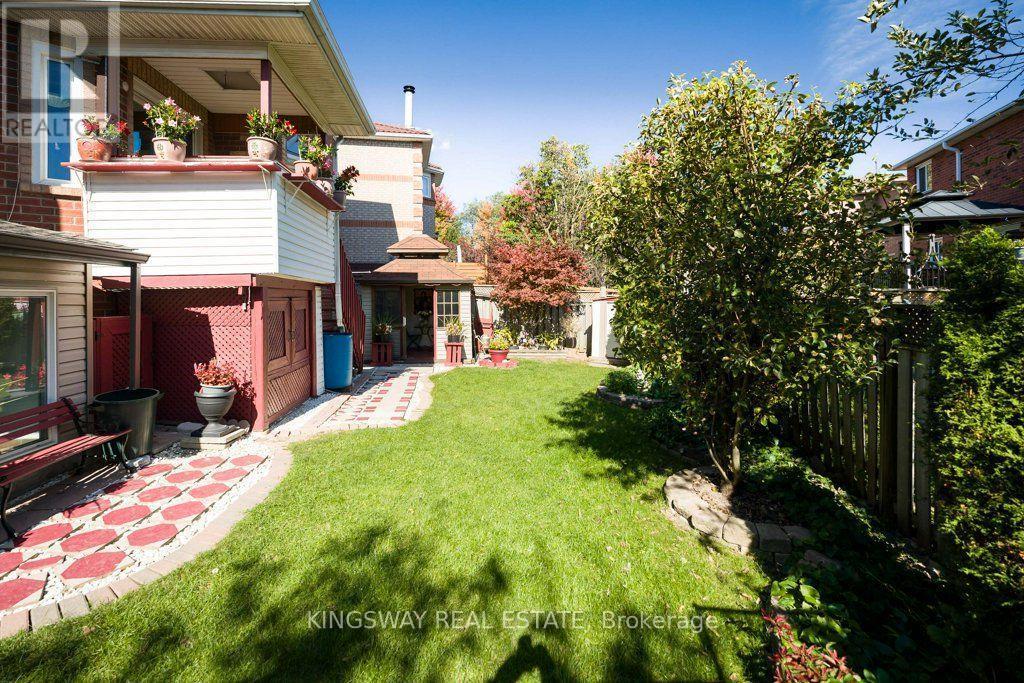 501 Ashprior Avenue, Mississauga, ON