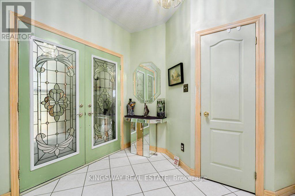 501 Ashprior Avenue, Mississauga, ON