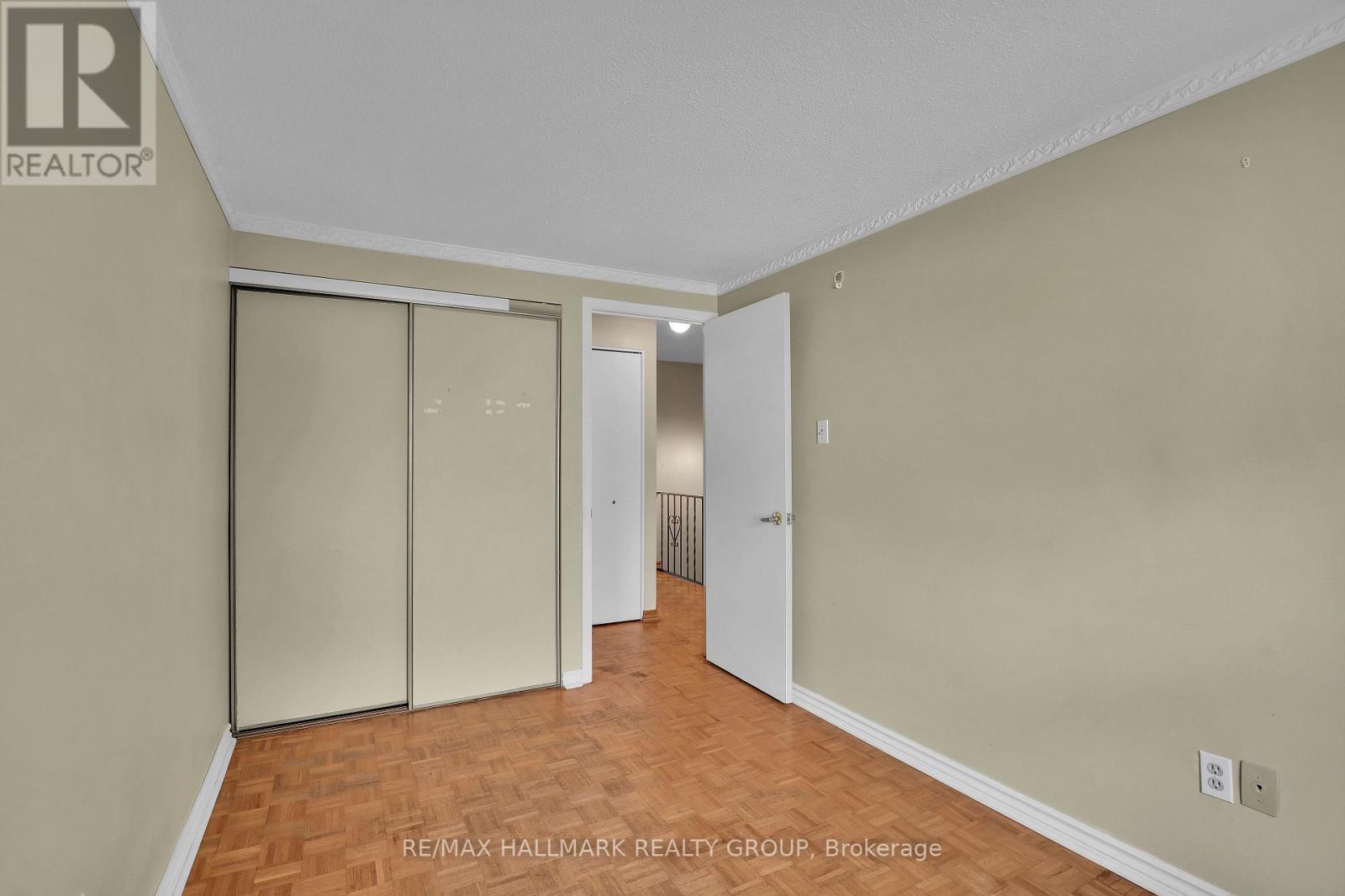 924 Dynes Road, Ottawa, ON