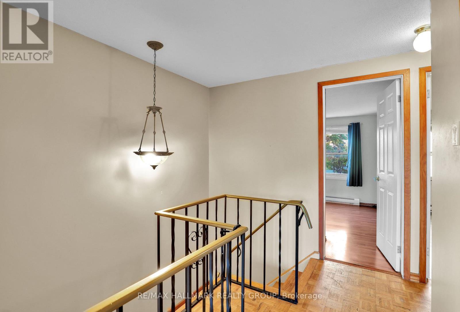 924 Dynes Road, Ottawa, ON