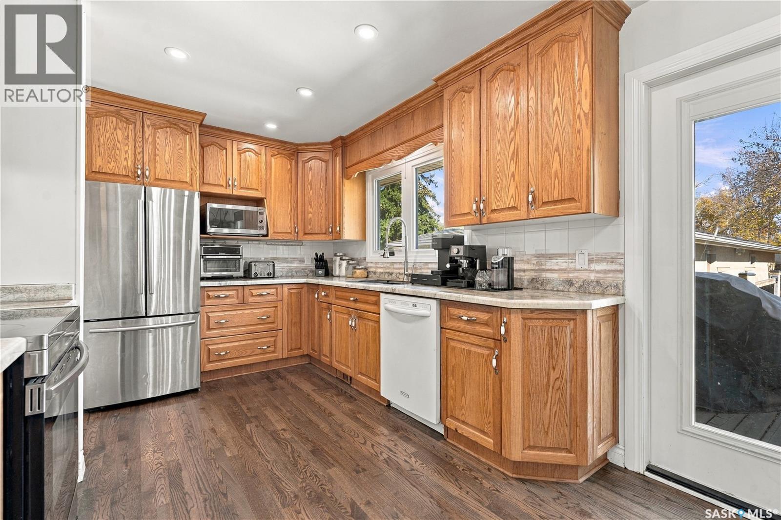 158 Smallwood Crescent, Saskatoon, SK