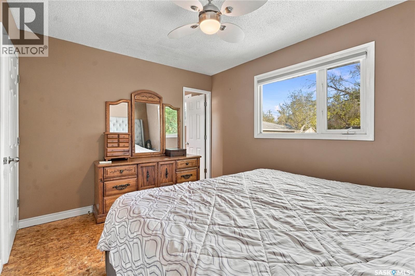 158 Smallwood Crescent, Saskatoon, SK