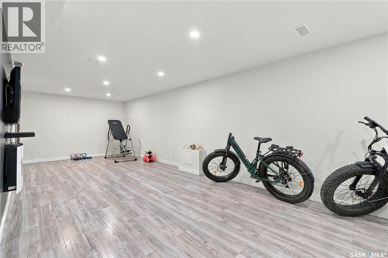158 Smallwood Crescent, Saskatoon, SK