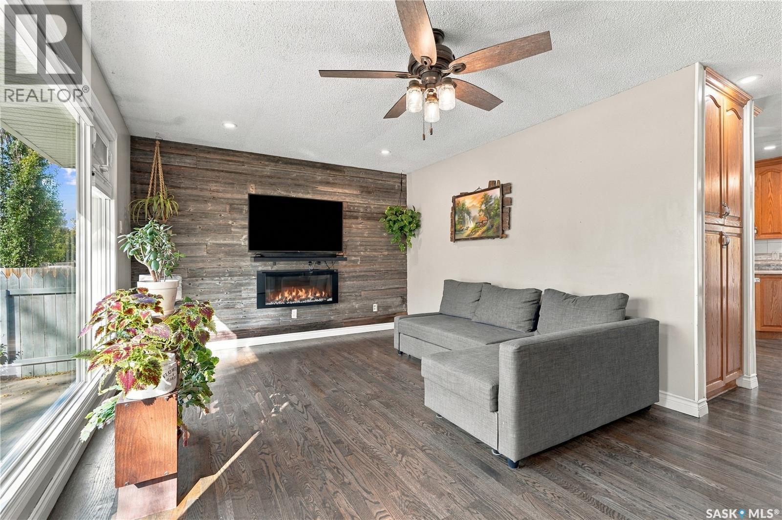 158 Smallwood Crescent, Saskatoon, SK