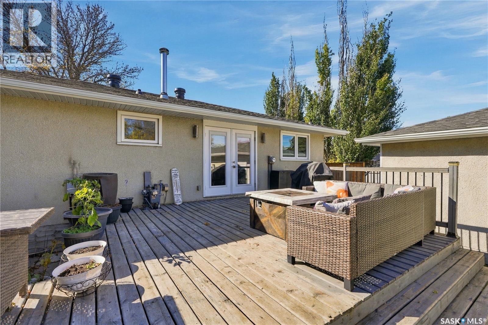 158 Smallwood Crescent, Saskatoon, SK