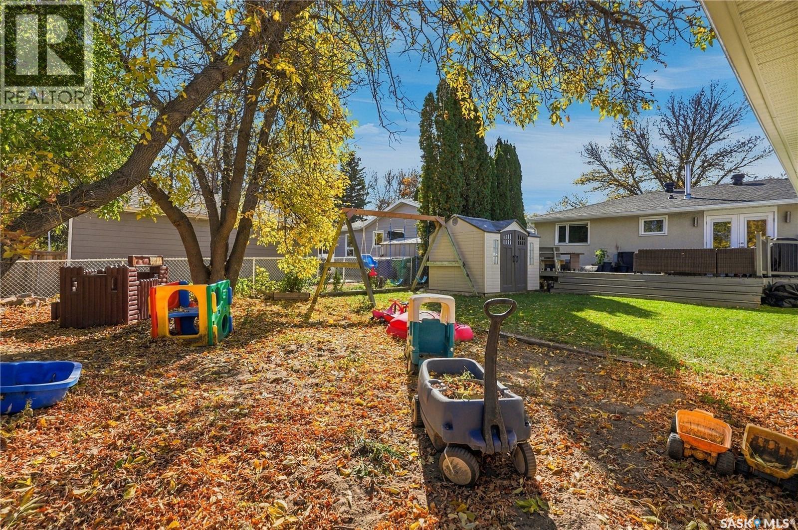 158 Smallwood Crescent, Saskatoon, SK