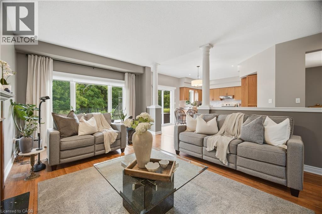 84 Meadowbank Drive, Hamilton, ON