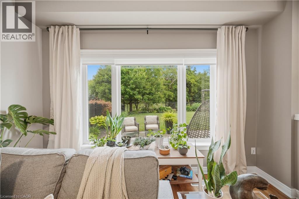 84 Meadowbank Drive, Hamilton, ON