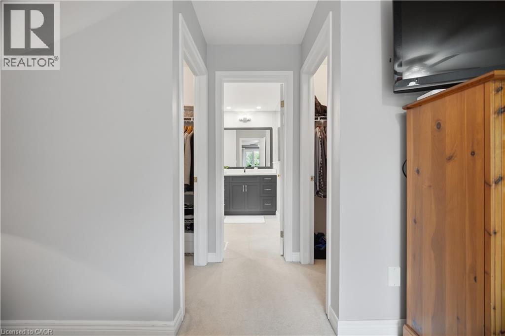 84 Meadowbank Drive, Hamilton, ON