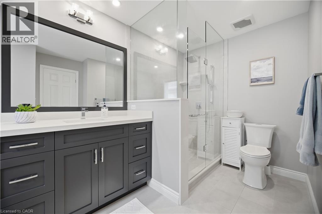 84 Meadowbank Drive, Hamilton, ON