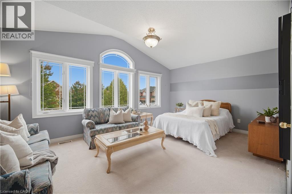 84 Meadowbank Drive, Hamilton, ON