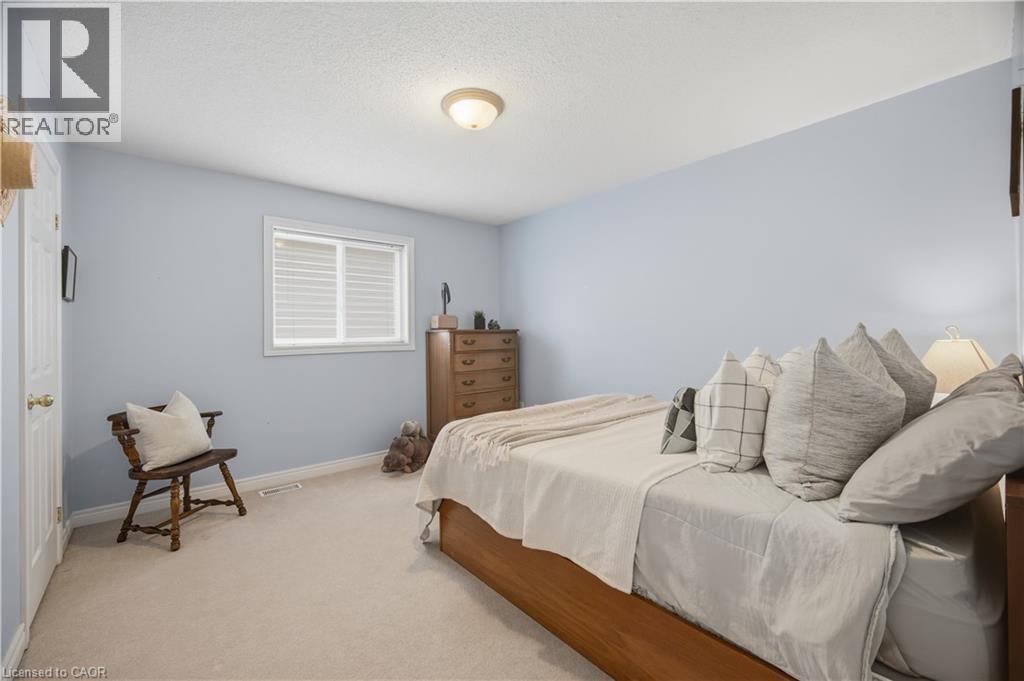 84 Meadowbank Drive, Hamilton, ON