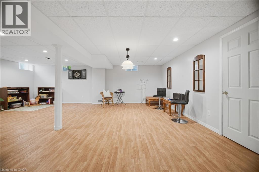 84 Meadowbank Drive, Hamilton, ON