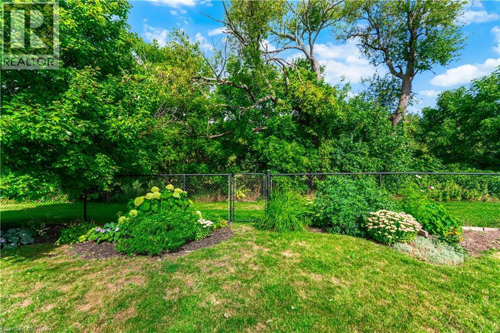84 Meadowbank Drive, Hamilton, ON