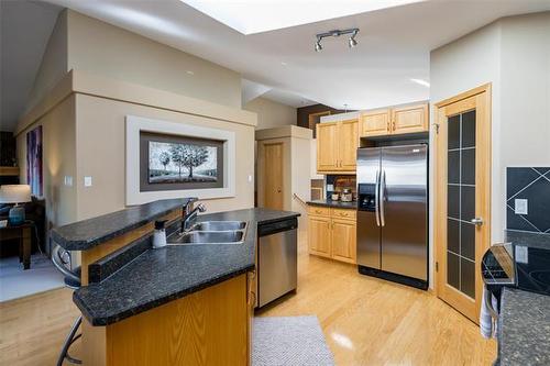 58 Odessa Cove, Winnipeg, MB 