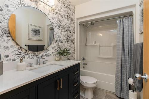 58 Odessa Cove, Winnipeg, MB 