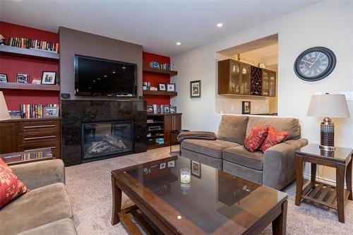 58 Odessa Cove, Winnipeg, MB 