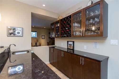 58 Odessa Cove, Winnipeg, MB 
