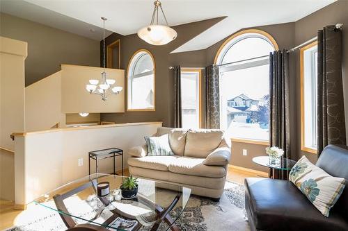 58 Odessa Cove, Winnipeg, MB 